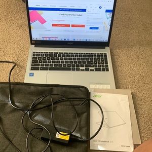 ACER 315 15.6 Touchscreen Celeron, Color Silver, Bluetooth, FULL HD.